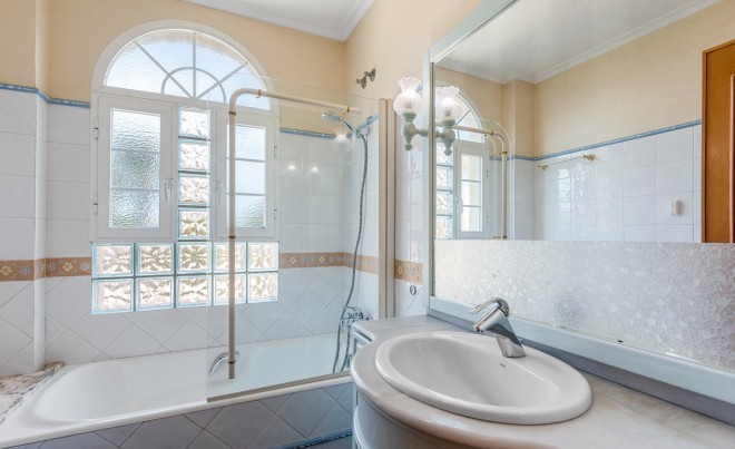 Venta · Villa / Chalet · Elche/Elx