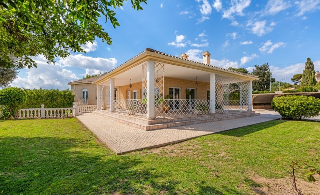 Venta · Villa / Chalet · Elche/Elx
