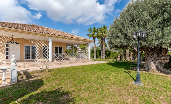 Venta · Villa / Chalet · Elche/Elx