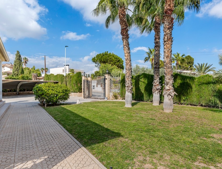 Venta · Villa / Chalet · Elche/Elx
