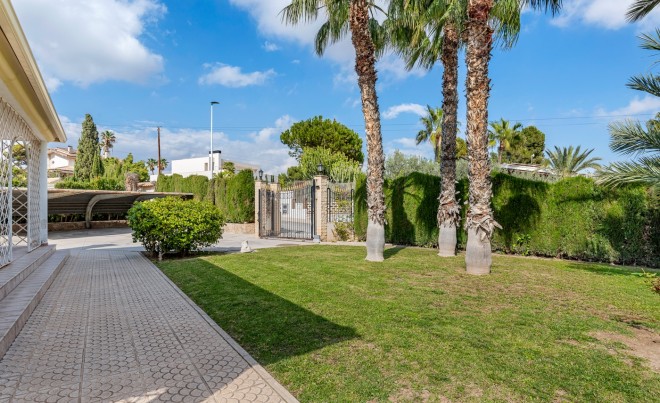Venta · Villa / Chalet · Elche/Elx