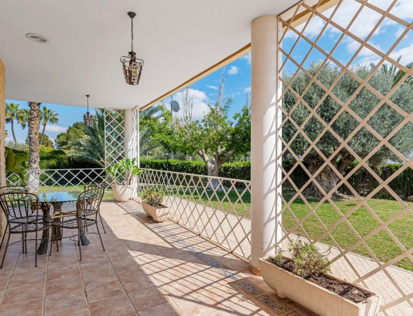 Venta · Villa / Chalet · Elche/Elx