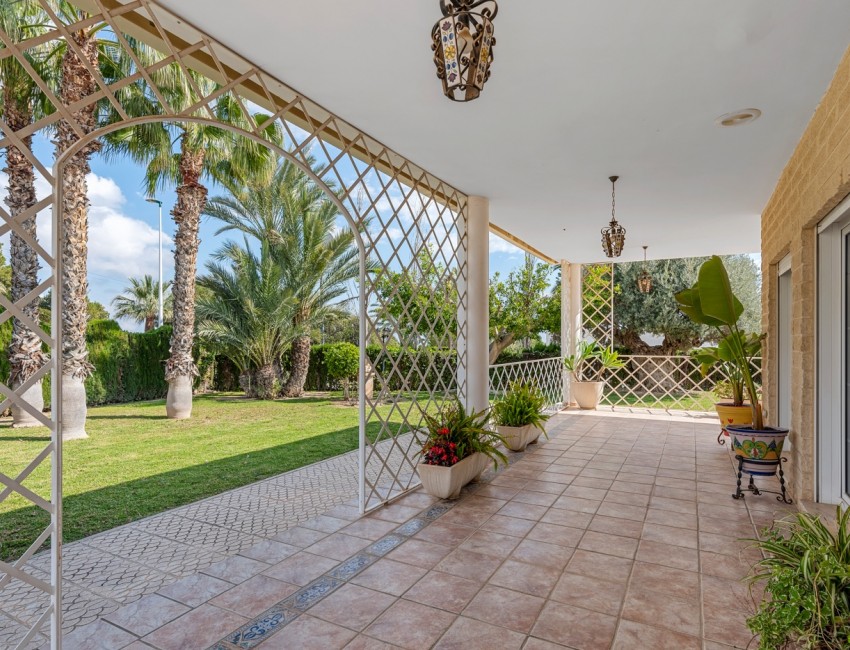 Venta · Villa / Chalet · Elche/Elx