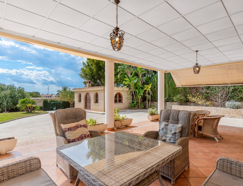 Venta · Villa / Chalet · Elche/Elx