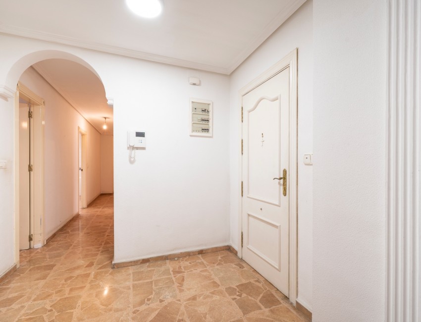 Sale · Apartment / Flat · Torrevieja