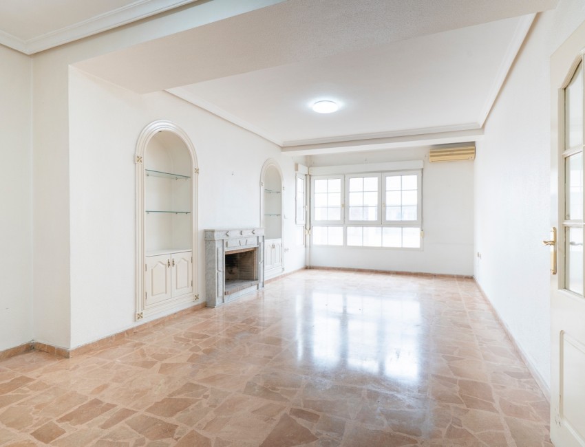 Sale · Apartment / Flat · Torrevieja