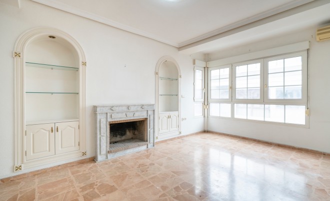 Sale · Apartment / Flat · Torrevieja