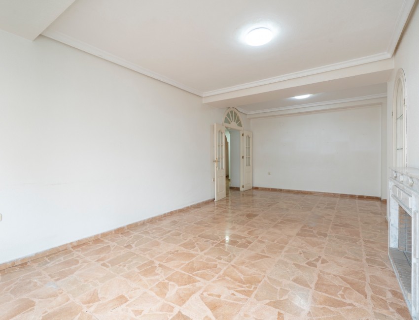 Sale · Apartment / Flat · Torrevieja