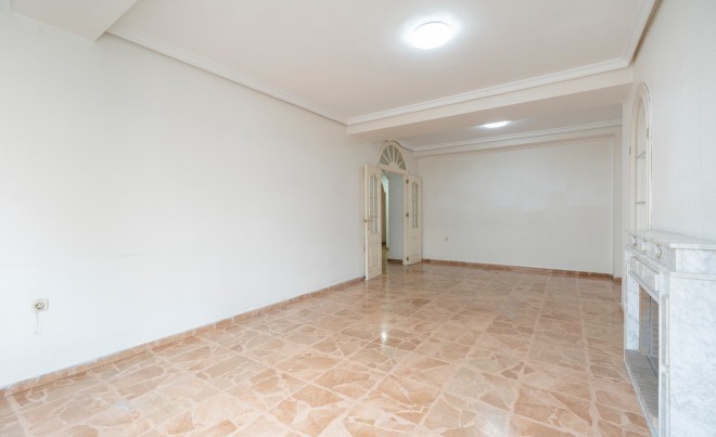 Sale · Apartment / Flat · Torrevieja