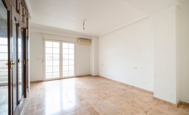 Sale · Apartment / Flat · Torrevieja