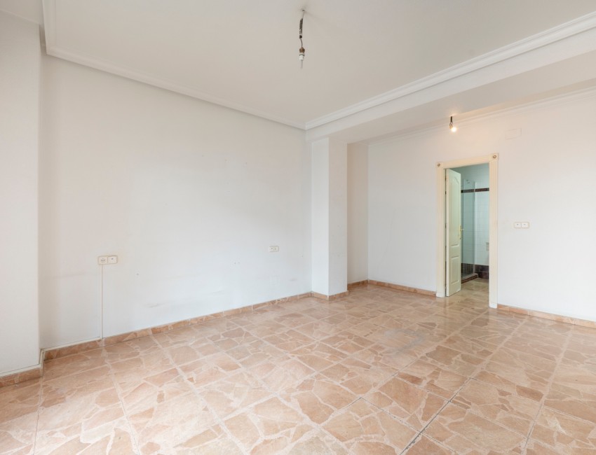 Sale · Apartment / Flat · Torrevieja