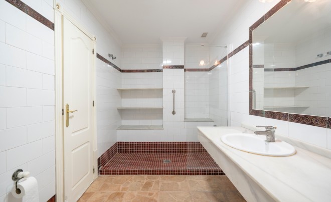 Sale · Apartment / Flat · Torrevieja