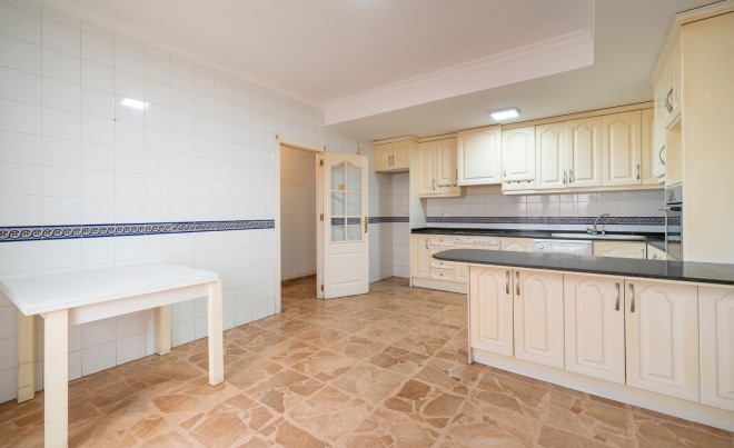 Sale · Apartment / Flat · Torrevieja