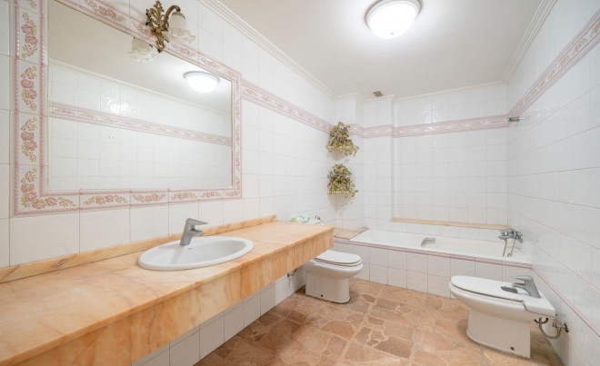 Sale · Apartment / Flat · Torrevieja