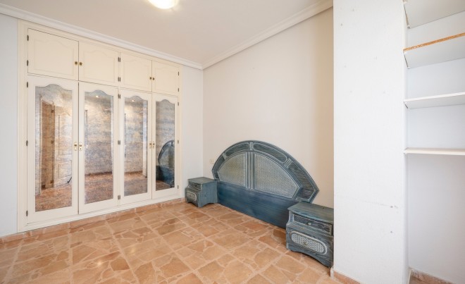 Sale · Apartment / Flat · Torrevieja