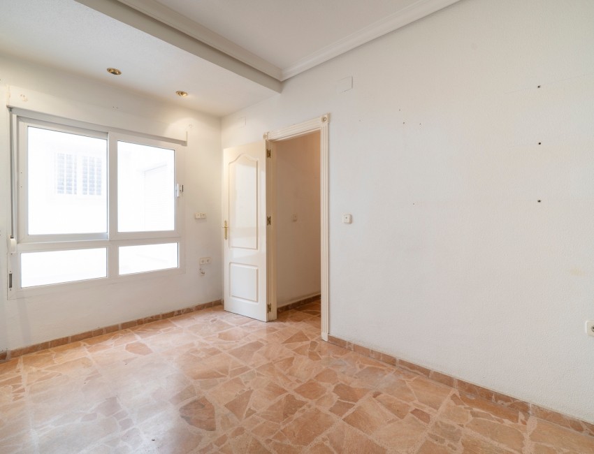 Sale · Apartment / Flat · Torrevieja