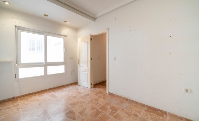 Sale · Apartment / Flat · Torrevieja
