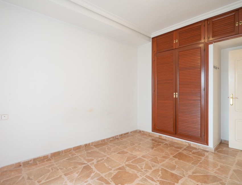 Sale · Apartment / Flat · Torrevieja