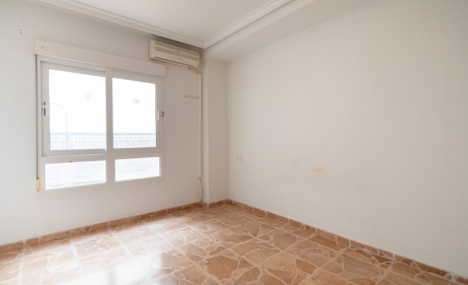 Sale · Apartment / Flat · Torrevieja