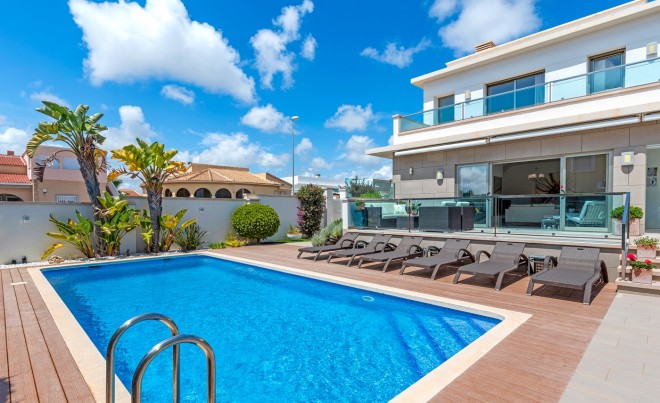 Revente · Villa · Ciudad Quesada