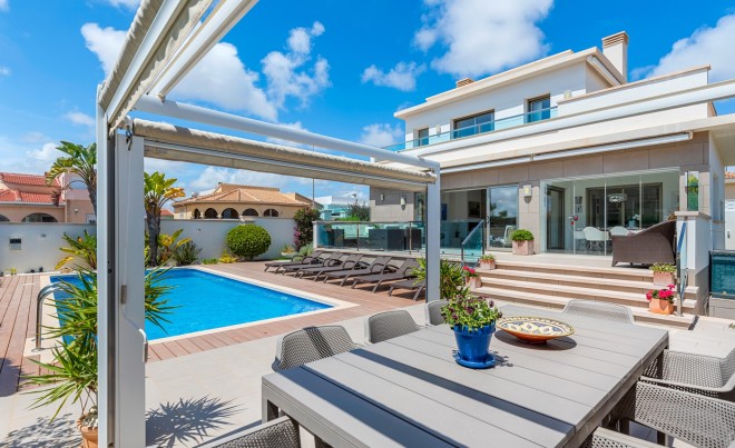 Revente · Villa · Ciudad Quesada