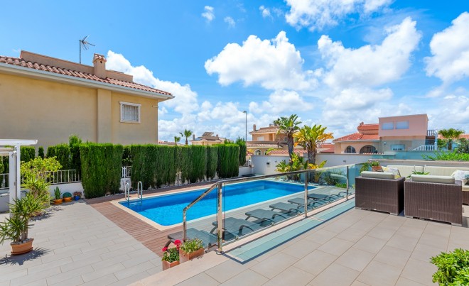 Revente · Villa · Ciudad Quesada