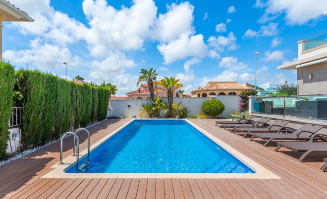 Revente · Villa · Ciudad Quesada