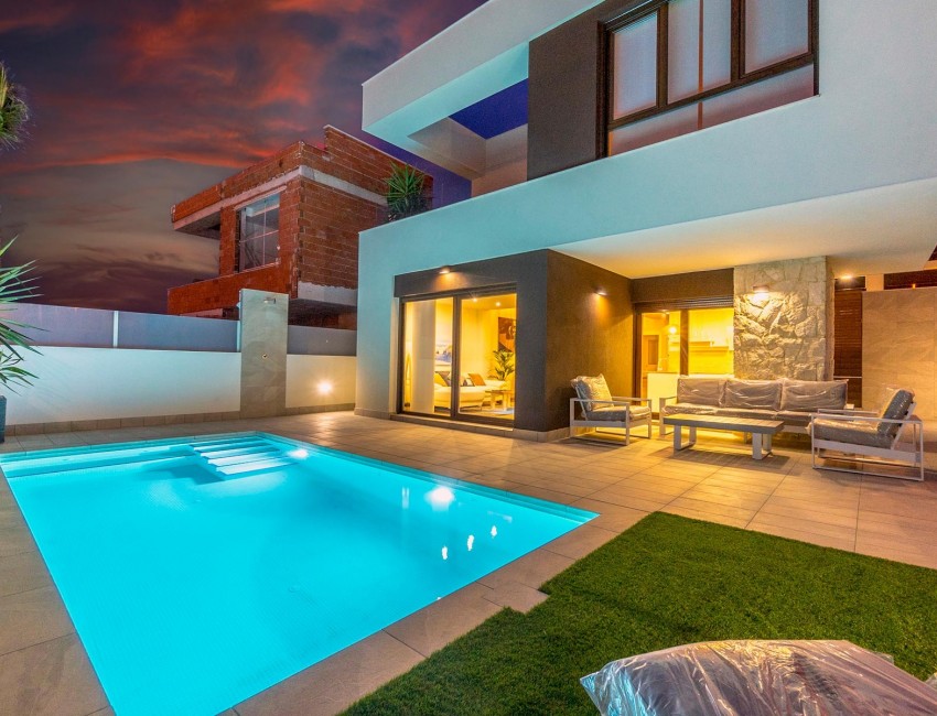 Nueva construcción  · Villa / Chalet · Rojales