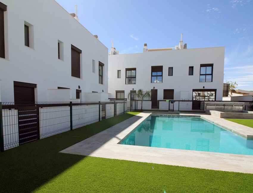 Nueva construcción  · Villa / Chalet · Pilar de la Horadada