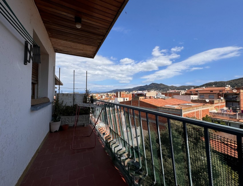 Sale · Apartment / Flat · Roses