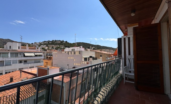 Sale · Apartment / Flat · Roses