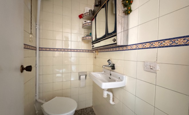 Sale · Apartment / Flat · Roses