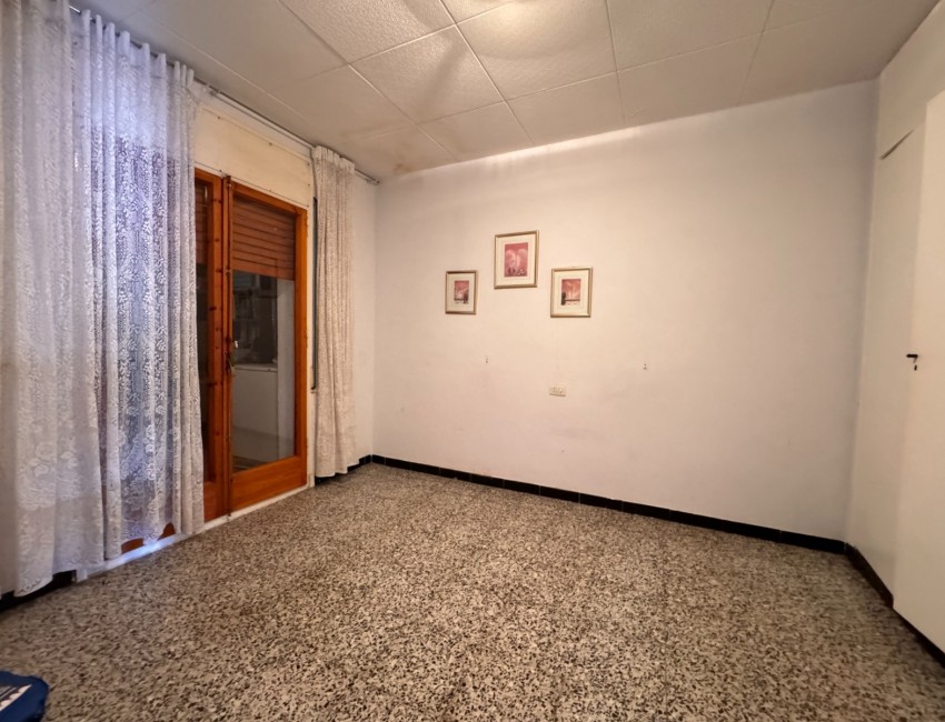 Sale · Apartment / Flat · Roses