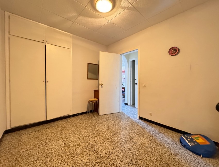 Sale · Apartment / Flat · Roses