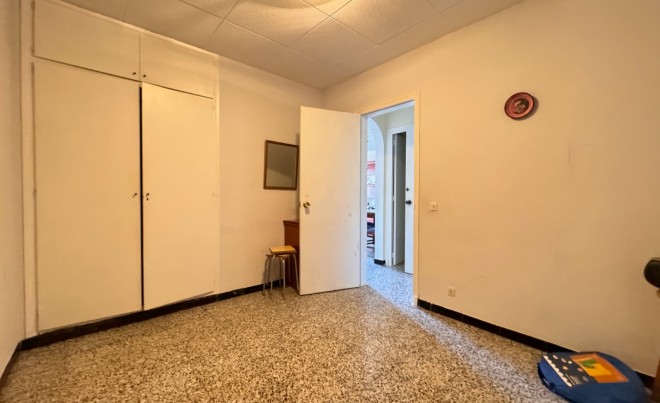 Sale · Apartment / Flat · Roses