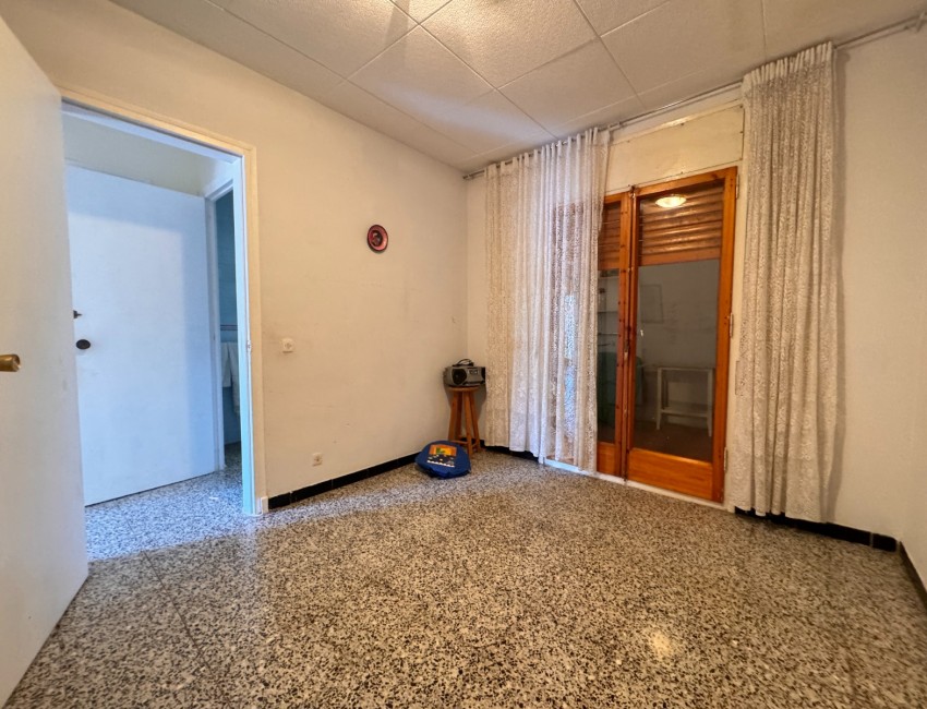 Sale · Apartment / Flat · Roses