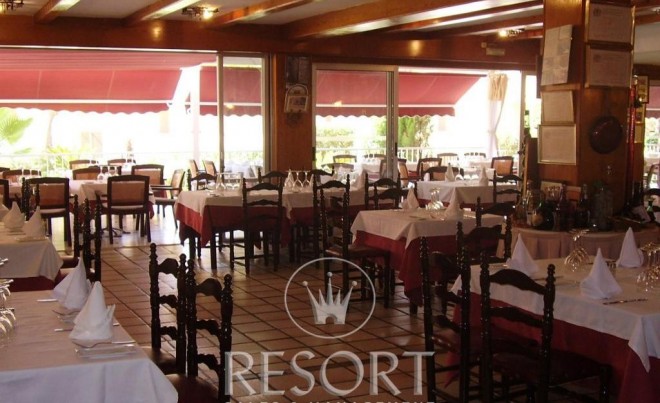 Revente · Local Commercial · La Manga · , La Manga del Mar Menor