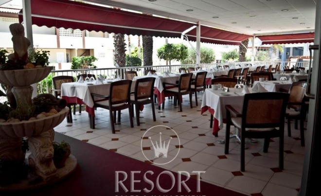 Revente · Local Commercial · La Manga · , La Manga del Mar Menor