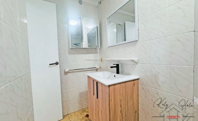 Revente · Appartement · Roses