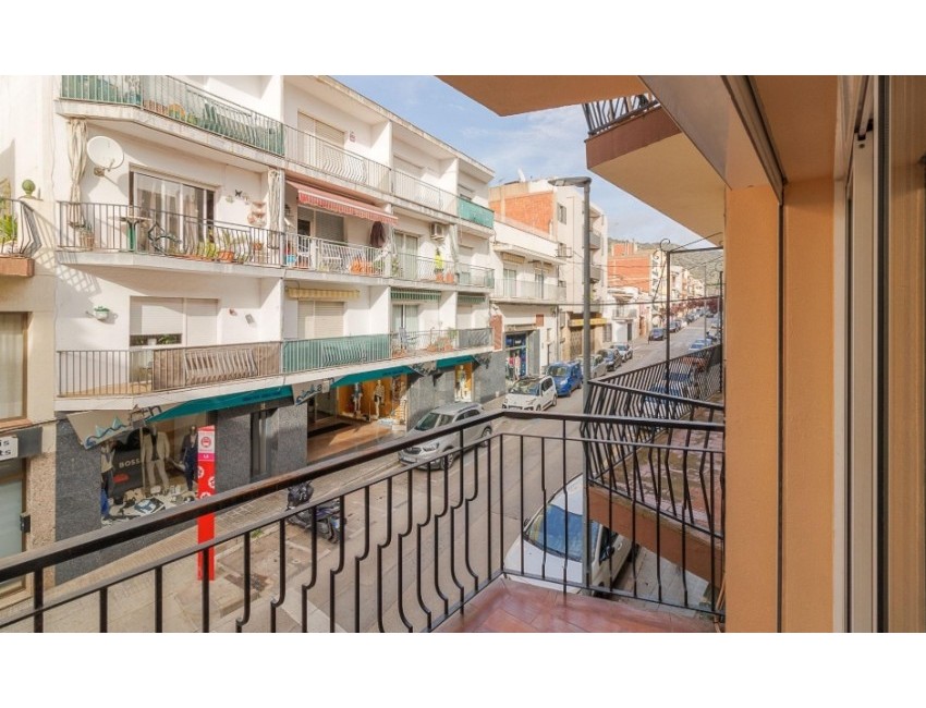 Sale · Apartment / Flat · Roses