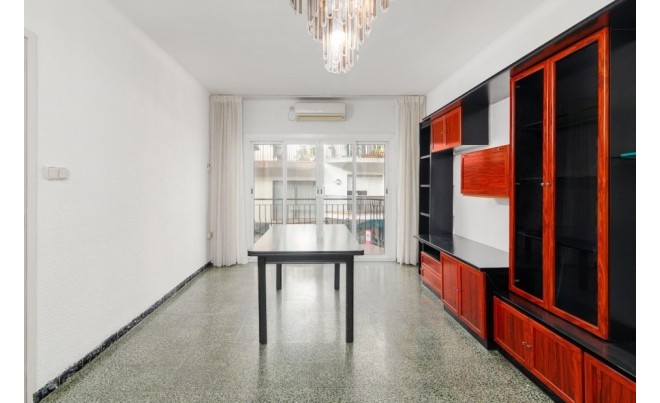 Sale · Apartment / Flat · Roses