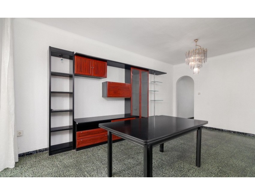 Sale · Apartment / Flat · Roses