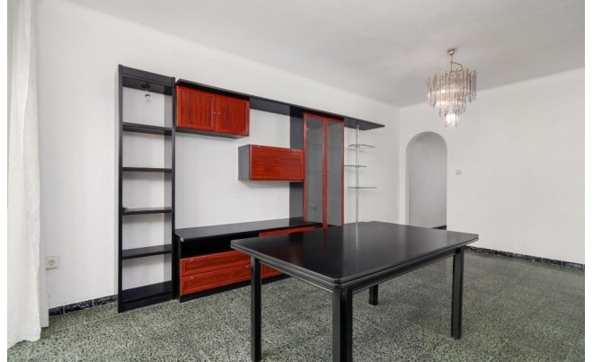 Sale · Apartment / Flat · Roses