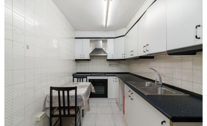 Sale · Apartment / Flat · Roses