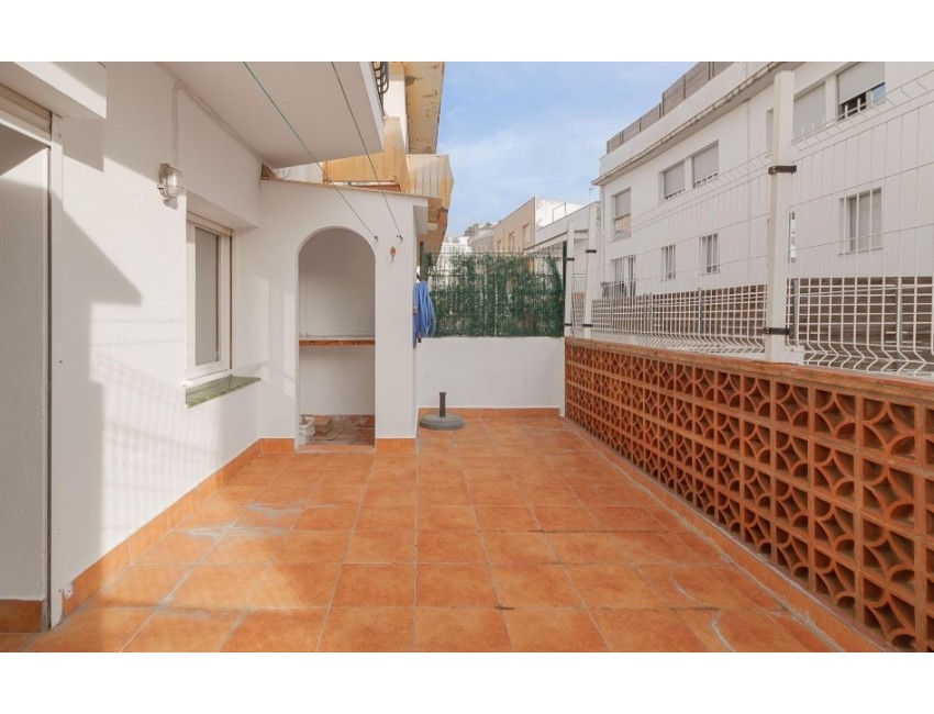 Sale · Apartment / Flat · Roses