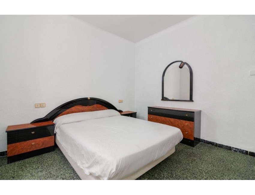 Sale · Apartment / Flat · Roses