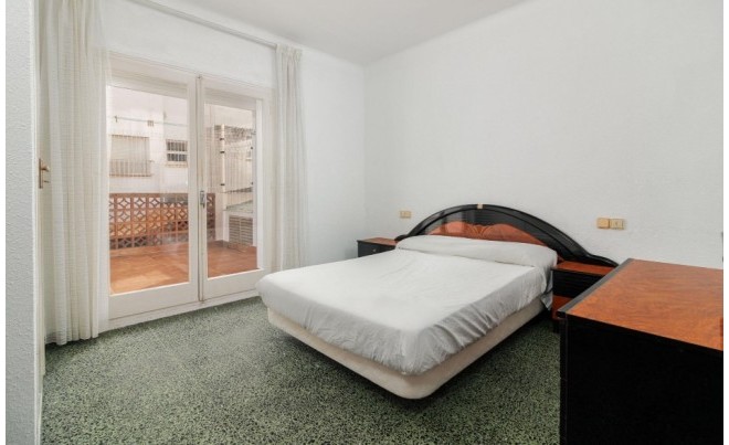 Sale · Apartment / Flat · Roses