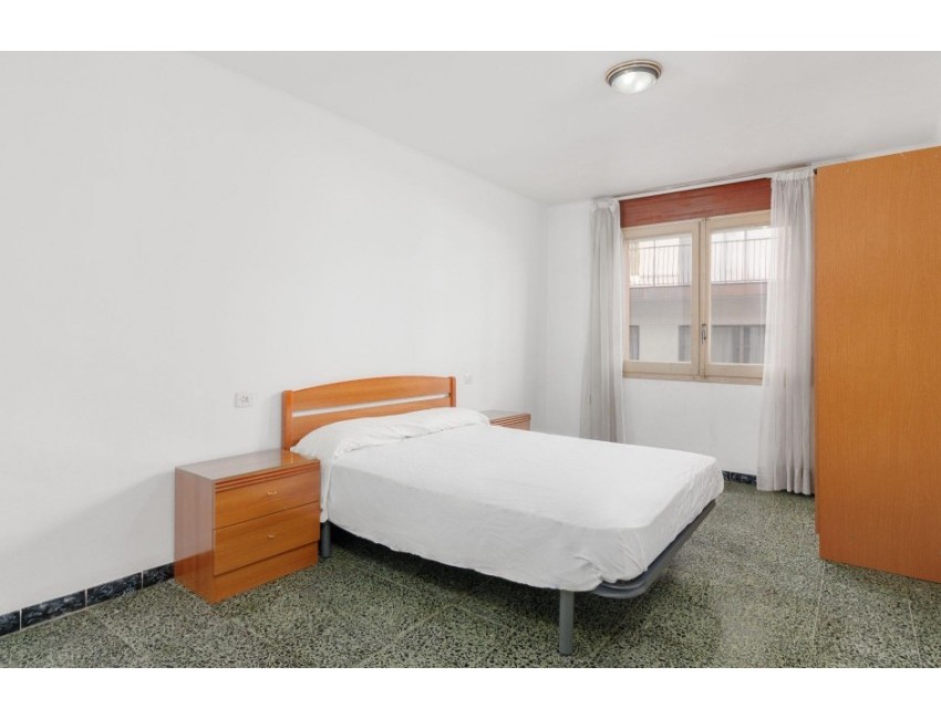 Sale · Apartment / Flat · Roses