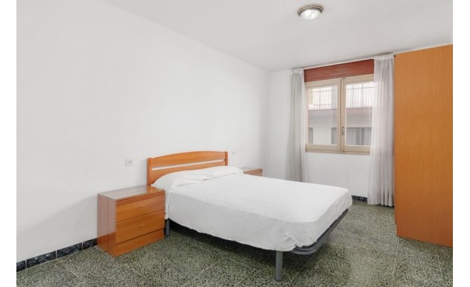 Sale · Apartment / Flat · Roses