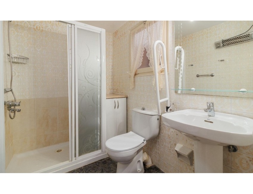 Sale · Apartment / Flat · Roses